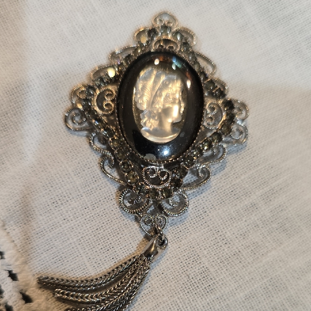 Vintage-Inspired Silver and Black Cameo Brooch